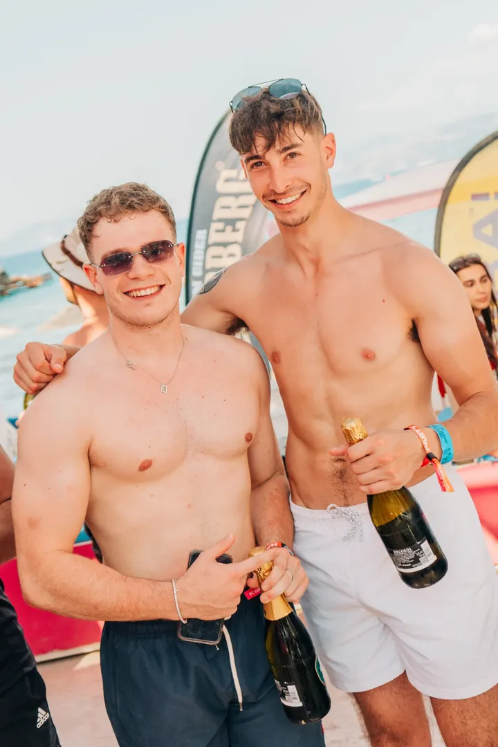 Champagne Sessions Pool Party Kavos