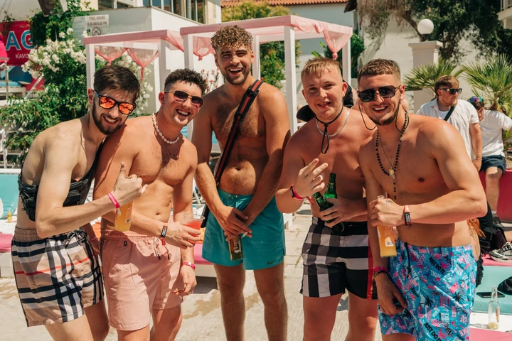 Champagne Sessions Pool Party Kavos