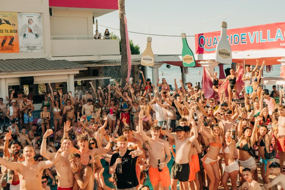 Champagne Sessions Pool Party Kavos
