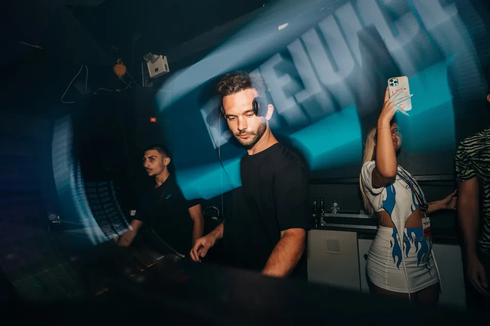 Love Juice Malia - DJ